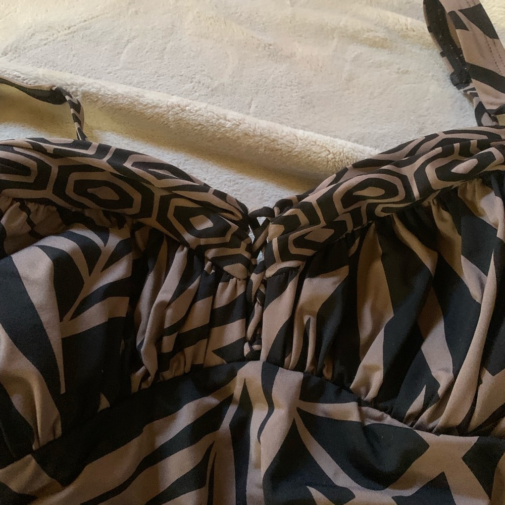 Miraclesuit bathing top